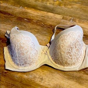 Victoria’s Secret body by Victoria Bra